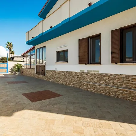 Dellombra Villa